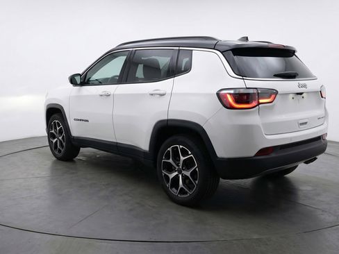 Used 2025 Jeep Compass Limited image 6