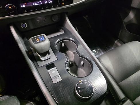 Used 2021 Nissan Rogue SV w/ Premium Package AWD/4WD image 23