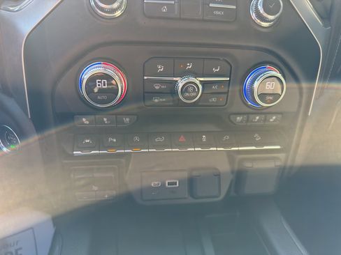 Used 2021 GMC Sierra 1500 SLT w/ SLT Premium Plus Package AWD/4WD image 32
