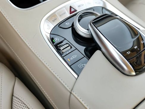 Used 2019 Mercedes-Benz S 560 Sedan image 24