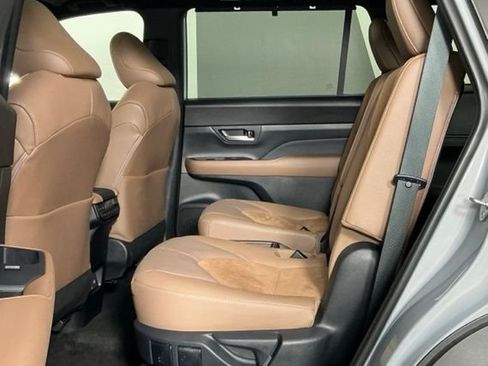 Used 2026 Toyota Grand Highlander AWD Hybrid image 21