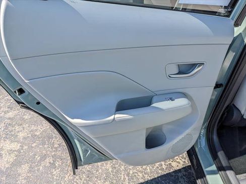 Used 2024 Hyundai Kona Limited FWD image 13