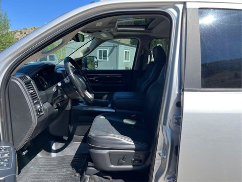 Used 2018 RAM 3500 Laramie w/ Sport Appearance Group AWD/4WD image 9