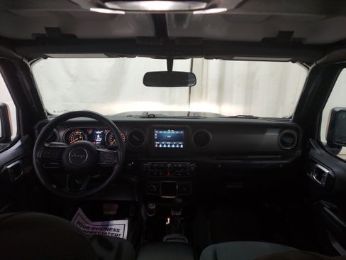 Used 2022 Jeep Wrangler Sport AWD/4WD image 10