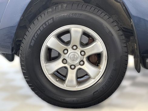 Used 2004 Toyota 4Runner SR5 image 11