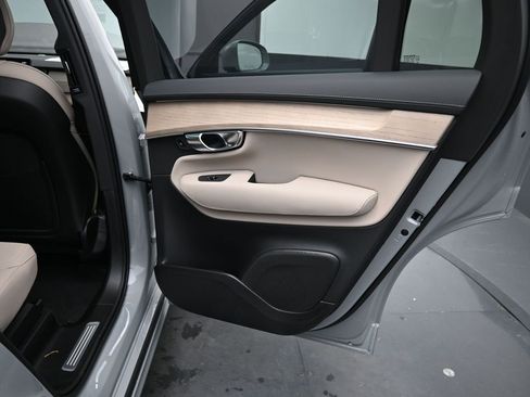 New 2026 Volvo XC90 B6 Plus w/ Protection Package Premier image 34