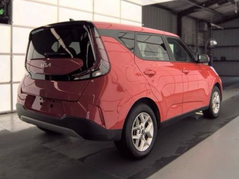 Certified 2024 Kia Soul LX w/ Option Group 015 FWD image 3