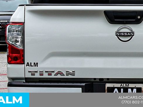 Used 2024 Nissan Titan SV w/ SV Convenience Package RWD image 14