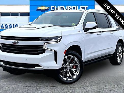 Used 2023 Chevrolet Suburban High Country AWD/4WD image 2
