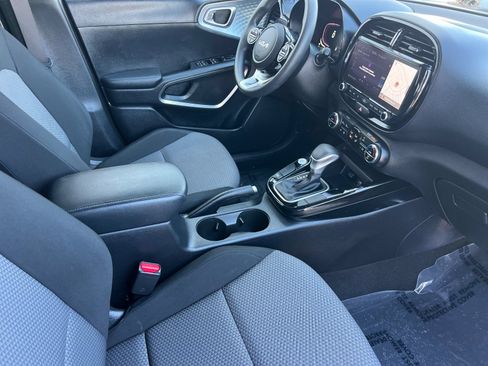 Certified 2023 Kia Soul S FWD image 15