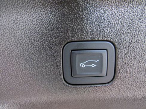 New 2026 GMC Yukon Elevation image 12