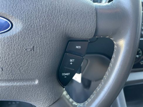 Used 2003 Ford Expedition XLT image 27