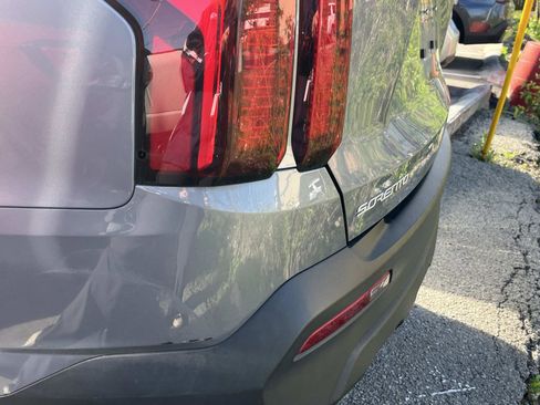 Used 2023 Kia Sorento LX image 7