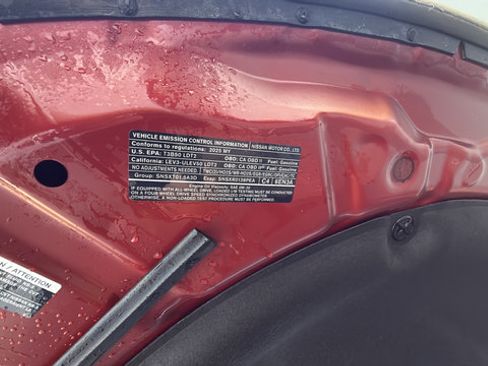 Used 2025 Nissan Rogue S AWD/4WD image 24