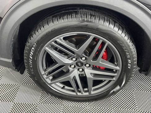 Used 2025 Ford Explorer ST AWD/4WD image 11