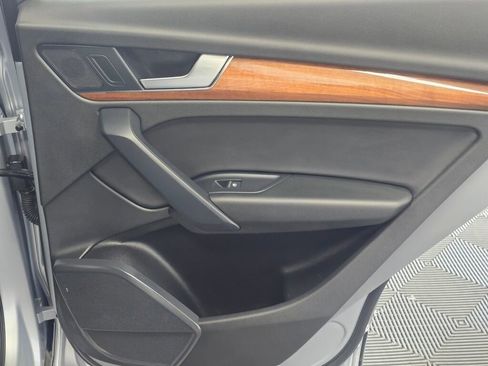 Used 2023 Audi Q5 2.0T Premium w/ Convenience Package image 26