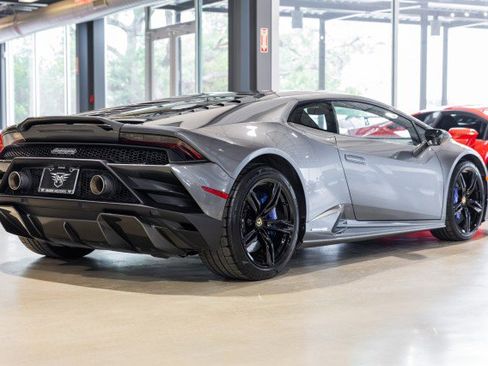 Used 2021 Lamborghini Huracan EVO image 6