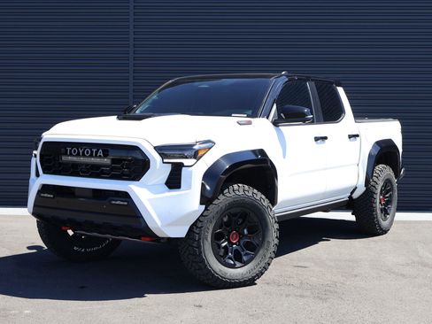 Used 2025 Toyota Tacoma TRD Pro AWD/4WD image 1