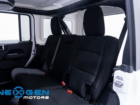 Used 2020 Jeep Wrangler Unlimited Sahara image 36