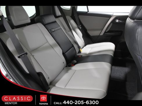 Used 2016 Toyota RAV4 Limited image 17