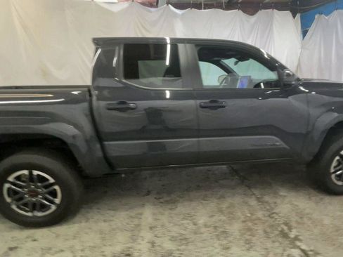 Used 2024 Toyota Tacoma TRD Sport AWD/4WD image 9