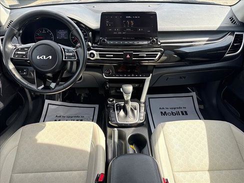 Used 2022 Kia Seltos EX image 10