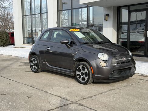 Used 2018 FIAT 500 e image 2