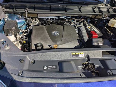 Used 2022 Toyota Highlander XLE image 21