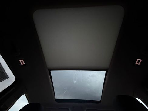 Used 2025 Volkswagen Atlas Peak Edition SE image 18