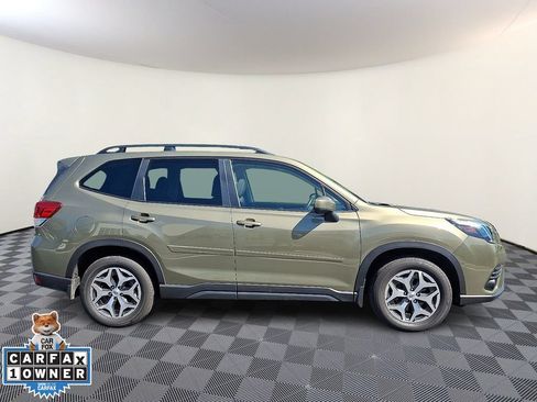 Used 2023 Subaru Forester Premium AWD/4WD image 10