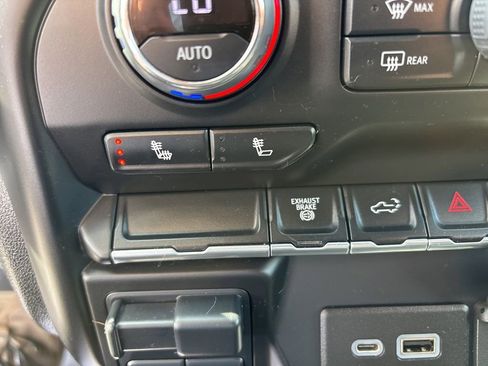 Used 2022 Chevrolet Silverado 2500 LT w/ Convenience Package AWD/4WD image 42