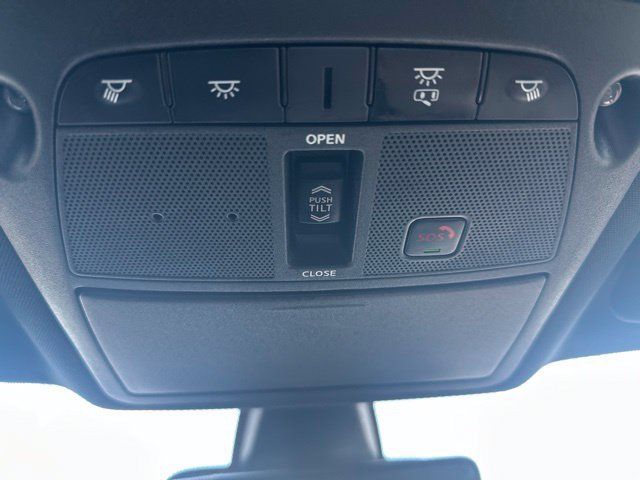 Used 2023 Nissan Maxima SR w/ Sport Mat Group FWD image 33