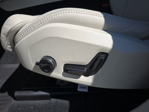 New 2026 Volvo XC60 B5 Ultra w/ Climate Package AWD/4WD image 25