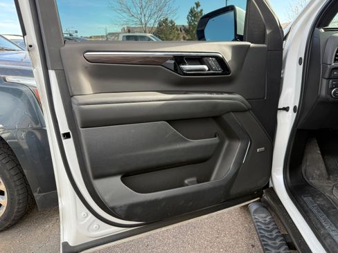 Used 2025 Chevrolet Tahoe Z71 w/ Z71 Off-Road Package image 12