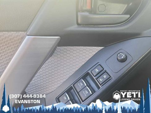 Used 2018 Subaru Forester 2.5i Premium image 30