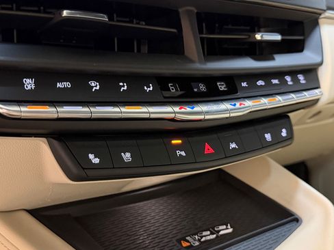 Certified 2025 Cadillac CT4 Premium Luxury RWD image 30