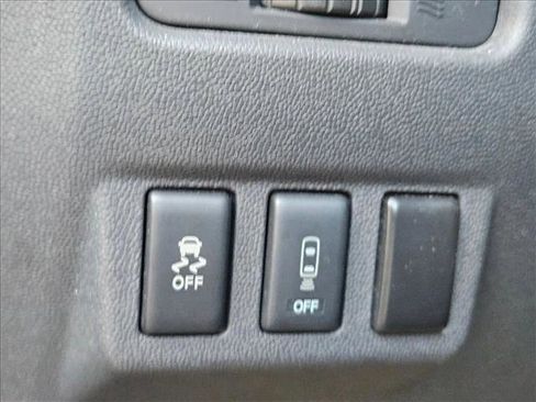 Used 2015 Nissan Titan SV w/ SV Value Truck Package AWD/4WD image 26