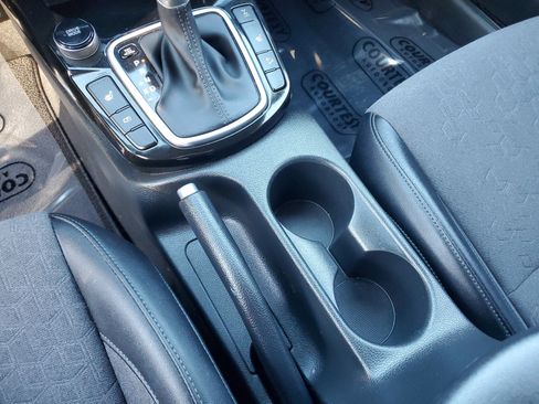 Certified 2024 Kia Seltos X-Line image 28