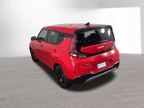 Used 2023 Kia Soul LX image 37