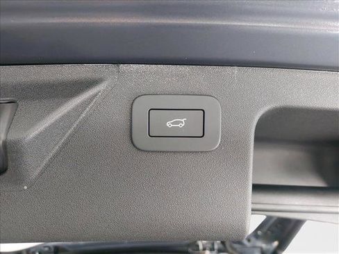 New 2025 Land Rover Discovery Sport S image 13