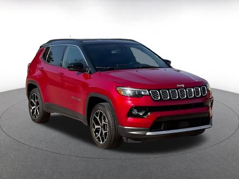 Used 2025 Jeep Compass Limited AWD/4WD image 3