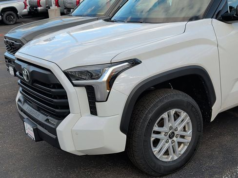 Used 2023 Toyota Tundra SR5 w/ SR5 Premium Package AWD/4WD image 7