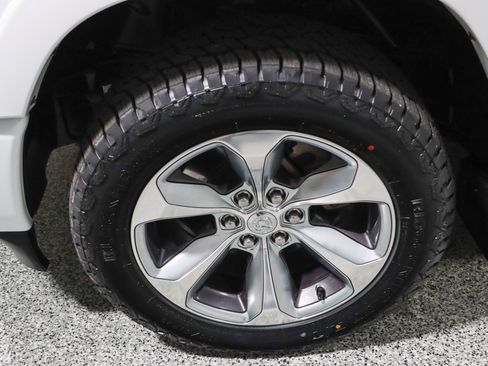 Used 2021 RAM 1500 Limited AWD/4WD image 11