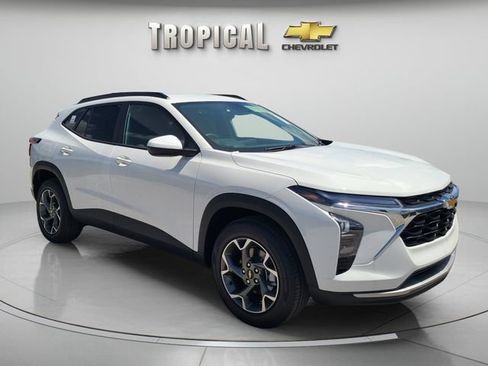 New 2026 Chevrolet Trax LT w/ LT Convenience Package FWD image 6