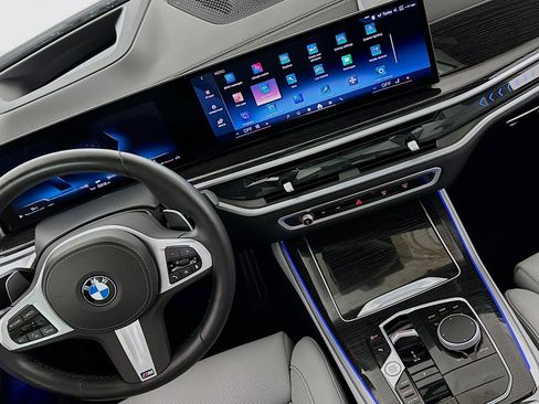 Used 2024 BMW X5 xDrive40i w/ M Sport Package AWD/4WD image 17