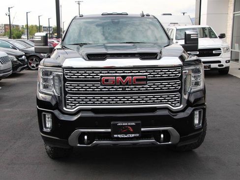 Used 2022 GMC Sierra 2500 Denali w/ Denali Black Diamond Edition AWD/4WD image 3