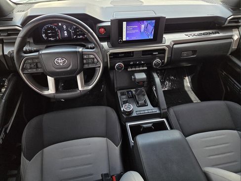 Used 2024 Toyota Tacoma TRD Off-Road AWD/4WD image 12