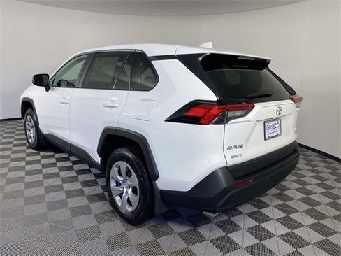 Used 2022 Toyota RAV4 LE image 6