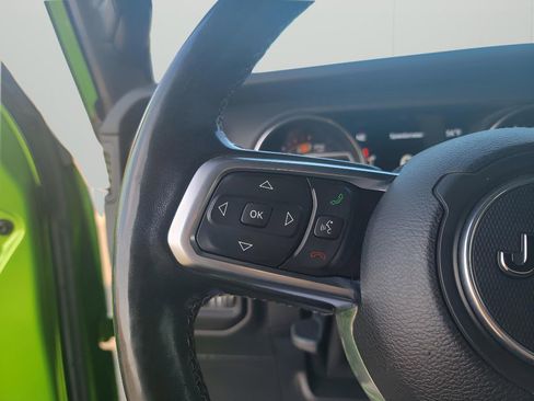 Used 2019 Jeep Wrangler Unlimited Sahara image 16