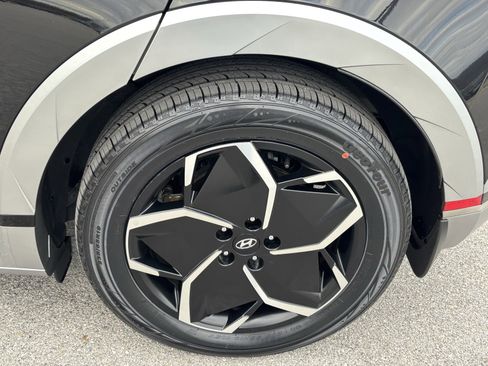 Certified 2022 Hyundai Ioniq 5 Limited w/ Cargo Package image 13